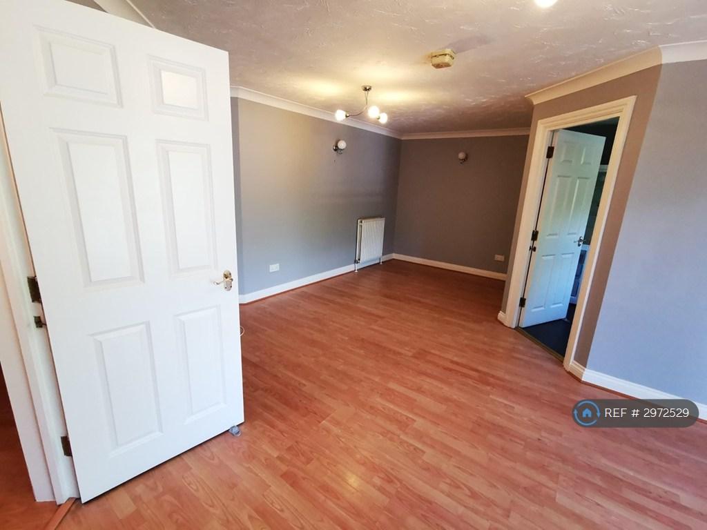 Apartment in Southampton - More