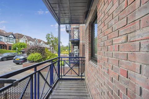 1 bedroom apartment for sale, Chingford Avenue, London E4