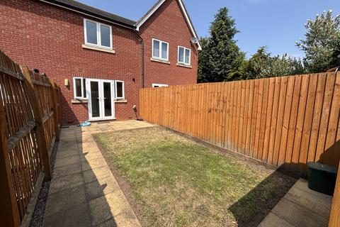 2 bed property for rent in St. Pauls Mews, Burton-on-Trent, DE14