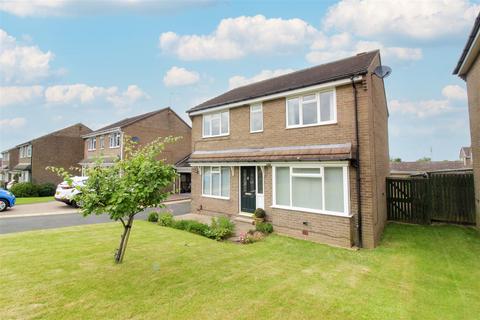 4 bed detached house for rent in Lindrick Way, Harrogate