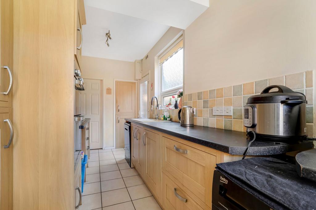 House in Rushcliffe, Nottinghamshire - More