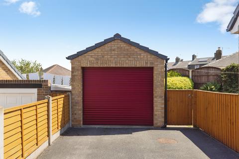 1 bedroom detached bungalow for sale, Broadgate, Ossett
