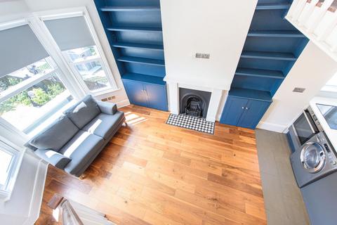 Studio to rent, The Limes Avenue N11, New Southgate, Southgate, N11