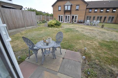 1 bedroom apartment for sale, Portland Close, Romford