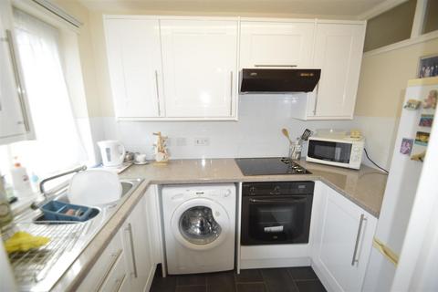 1 bedroom apartment for sale, Portland Close, Romford