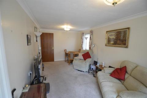 1 bedroom apartment for sale, Portland Close, Romford