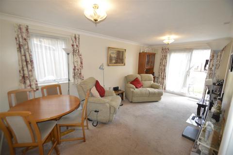 1 bedroom apartment for sale, Portland Close, Romford