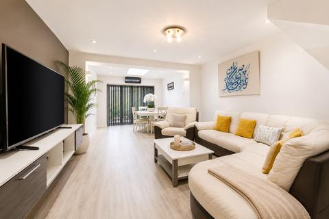 Mapeshill Place, Willesden Green, NW2