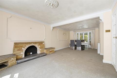3 bedroom semi-detached house for sale, Friar Road, Hayes UB4