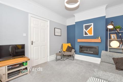 3 bedroom terraced house for sale, St. George's Road, Gillingham ME7
