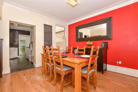 3 bedroom terraced house for sale, St. George's Road, Gillingham ME7