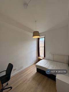 4 bedroom flat to rent, Otago Street, Glasgow, G12