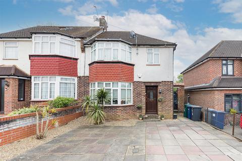 Linthorpe Road, Cockfosters, EN4