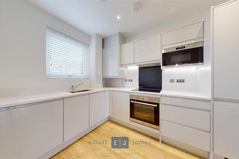 2 bedroom apartment to rent, Epping Gate, Loughton IG10
