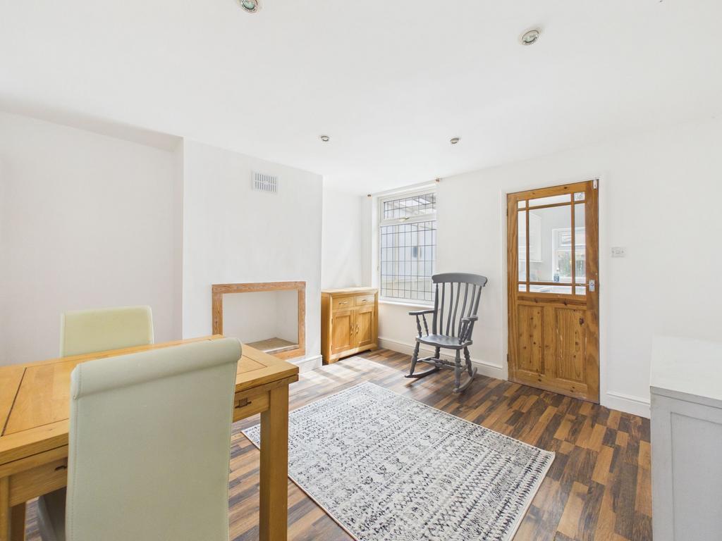 House in Gedling, Nottinghamshire - View 6