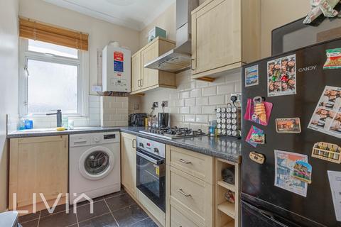2 bedroom flat for sale, 101 Bedford Hill, London SW12
