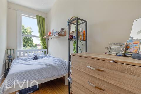 2 bedroom flat for sale, 101 Bedford Hill, London SW12