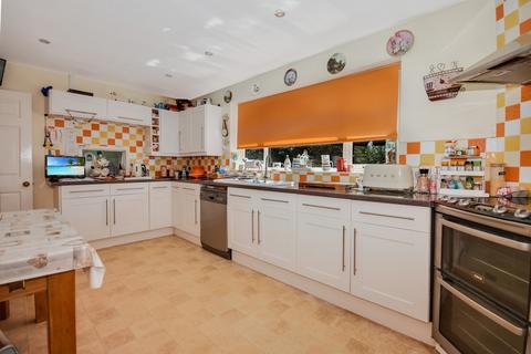 3 bedroom chalet for sale, Catsfield, East Sussex TN33