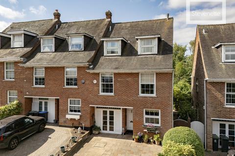 4 bedroom end of terrace house for sale, Theydon Grove, Epping
