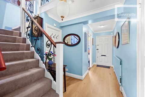 4 bedroom end of terrace house for sale, Theydon Grove, Epping