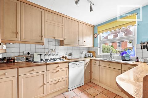 4 bedroom end of terrace house for sale, Theydon Grove, Epping