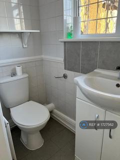 1 bedroom flat to rent, Stanstead Road, Hoddesdon, EN11