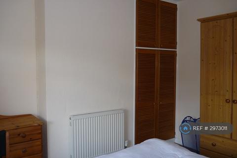 3 bedroom semi-detached house to rent, Neville Road, Cambridge, CB1