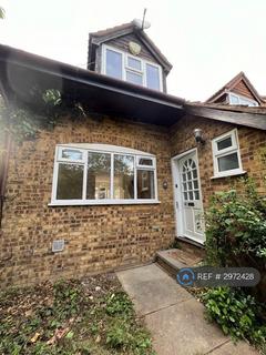 3 bedroom end of terrace house to rent, Pendragon Walk, London, NW9
