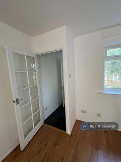 3 bedroom end of terrace house to rent, Pendragon Walk, London, NW9