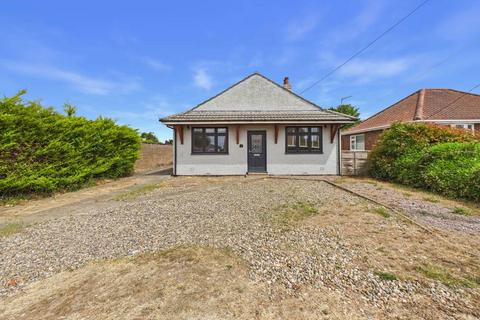 4 bed bungalow for rent in Edmonton Road, Kesgrave, Ipswich, Suffolk, IP5