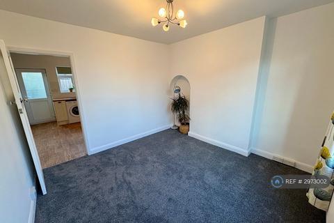 2 bedroom terraced house to rent, Landsdown Grove, Nottingham, NG10