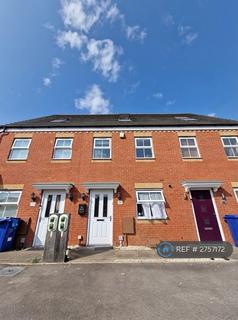 3 bedroom terraced house to rent, Brythill Drive, Brierley Hill, DY5