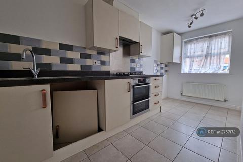 3 bedroom terraced house to rent, Brythill Drive, Brierley Hill, DY5
