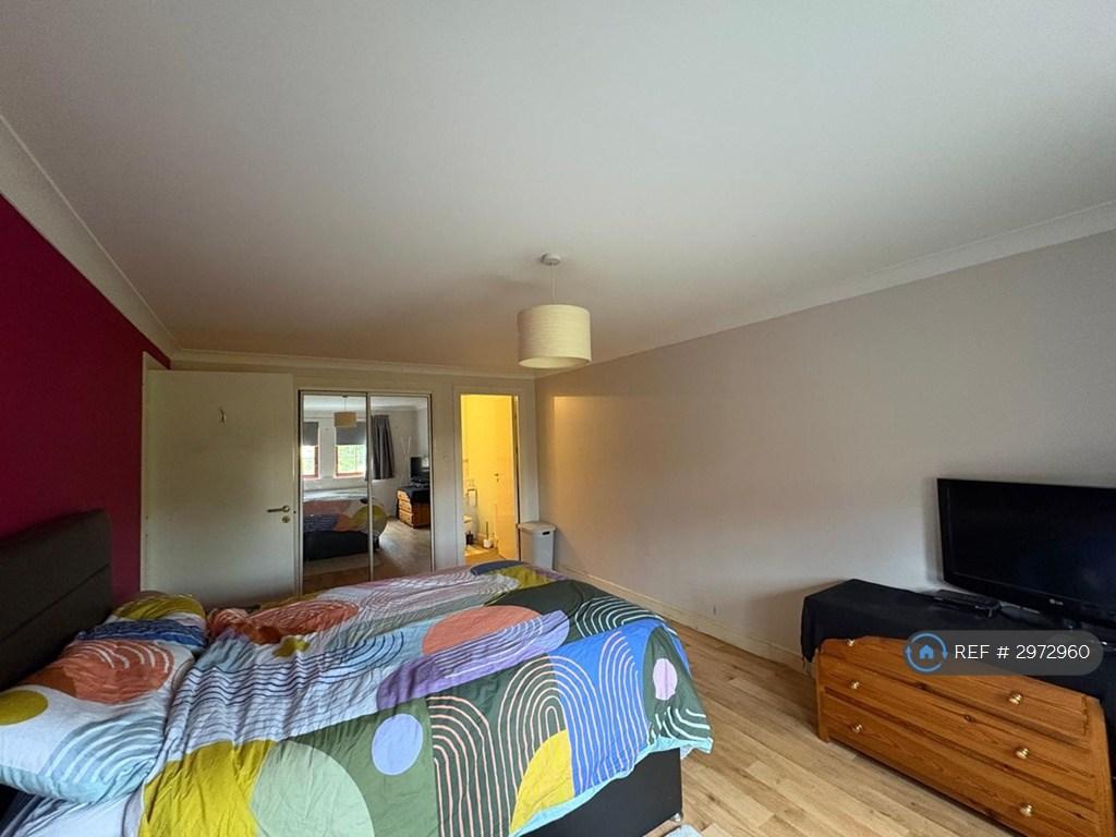 Apartment in Edinburgh, Craigleith - View 2
