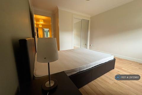 3 bedroom flat to rent, Orchard Brae Avenue, Edinburgh, EH4