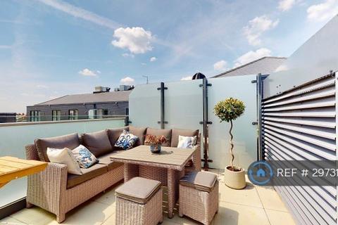 2 bedroom penthouse to rent, Lion Court, Isleworth, TW7