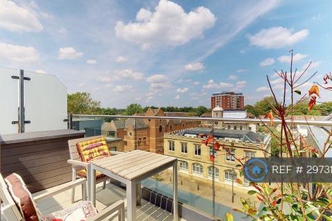 2 bedroom penthouse to rent, Lion Court, Isleworth, TW7