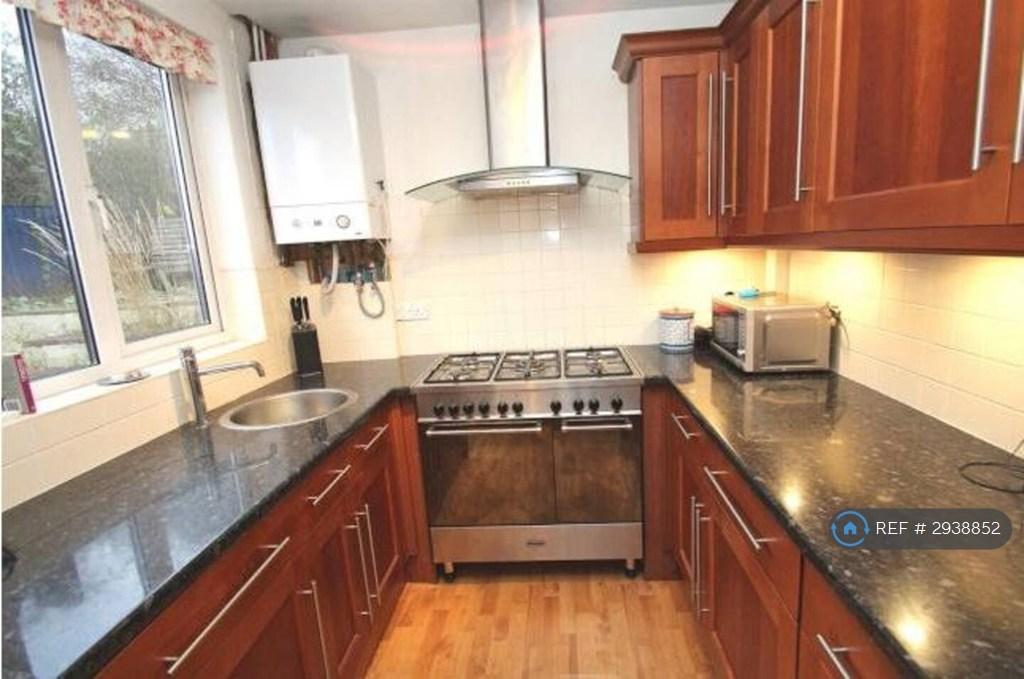 Blue Bell Hill Road, Nottingham, NG3 - More