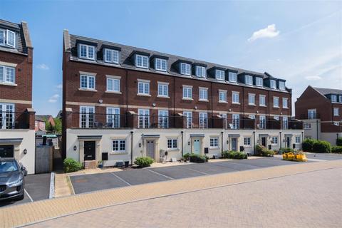 4 bedroom townhouse for sale, Curzon Avenue, Northwich CW8
