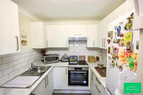 2 bedroom retirement property for sale, Mayfield Avenue, London