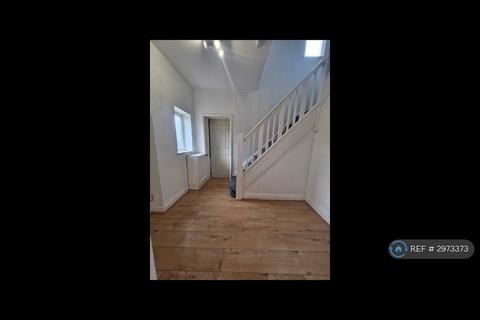 4 bedroom detached house to rent, St Georges Crescent, Altrincham, WA15