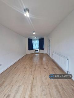 4 bedroom detached house to rent, St Georges Crescent, Altrincham, WA15