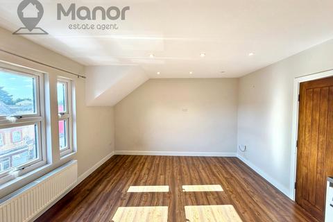 2 bedroom apartment to rent, High Road Leyton, Leyton, E10 6DP
