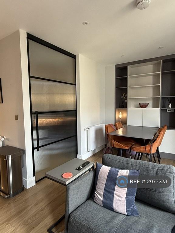 Apartment in London - More