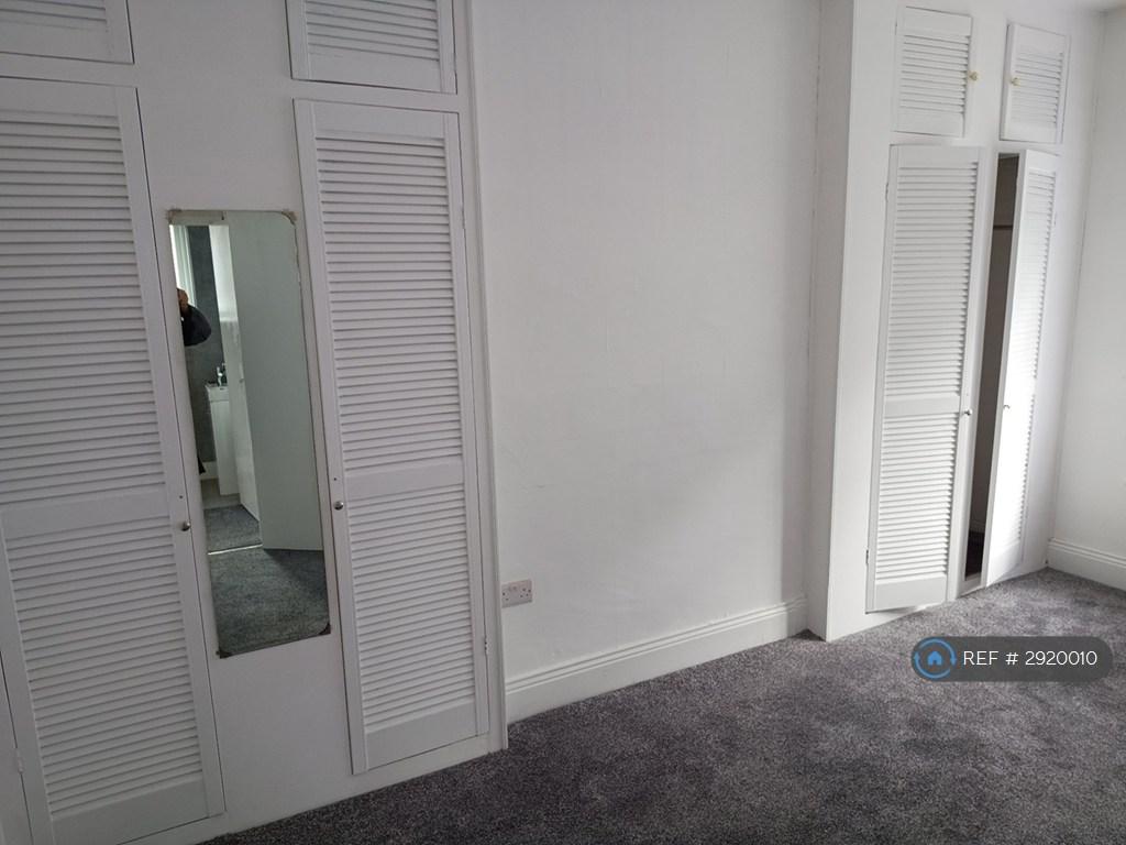 House in North Tyneside, North East - More