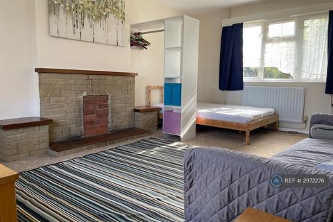 1 bedroom in a house share to rent, Cranfield, Bedford, MK43