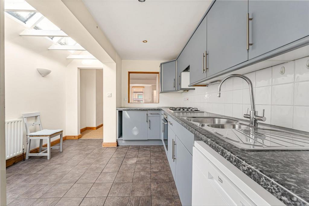 House in Oxford, Osney, West Oxford - More