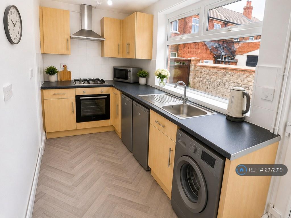 House in Salford, Greater Manchester - View 3