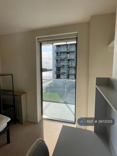 1 bedroom in a flat share to rent, Castlebank Place, Glasgow, G11