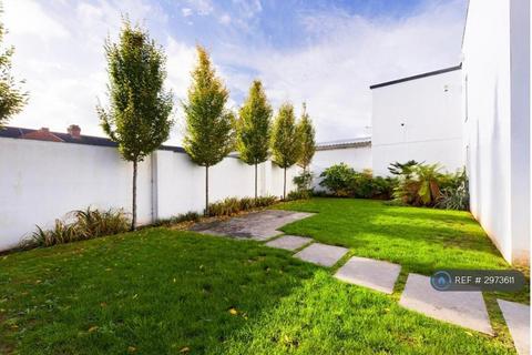 undefined, Edina Mews, Exeter, EX2